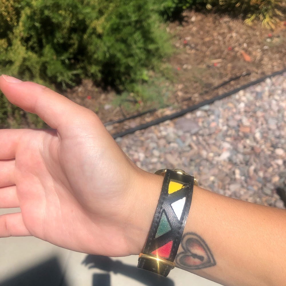 Watch - Picture 2 of 3